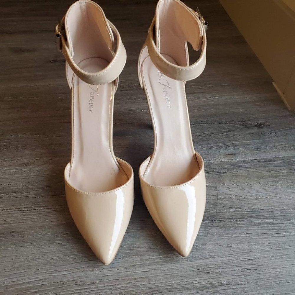 Heels - Picture 7 of 10